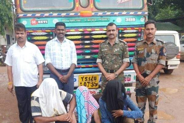 देसाईगंज : पशु तस्करोंपर कार्यवाही, वाहन समेत लाखों का माल जब्त