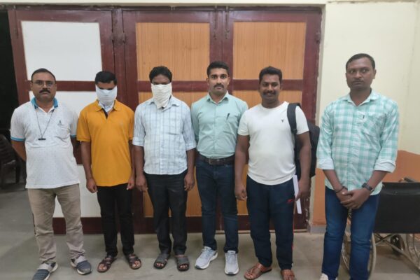 गडचिरोली पुलिस के जाल में फंसे दो गांजा तस्कर ; 50 किलो मादक पदार्थ जब्त
