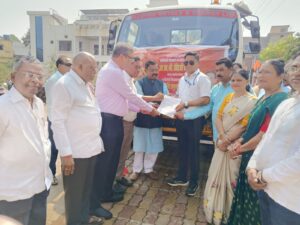 स्वच्छ गढ़चिरौली की ओर एक और कदम : लॉयड्स मेटल्स ने नगर परिषद को दी अत्याधुनिक स्वचालित सड़क सफाई मशीन