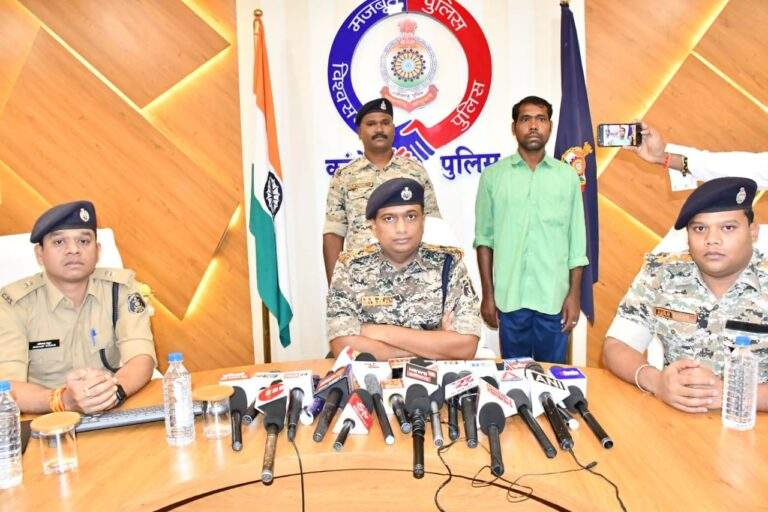 5 लाख रुपये ईनामी नक्सली ने किया आत्मसमर्पण